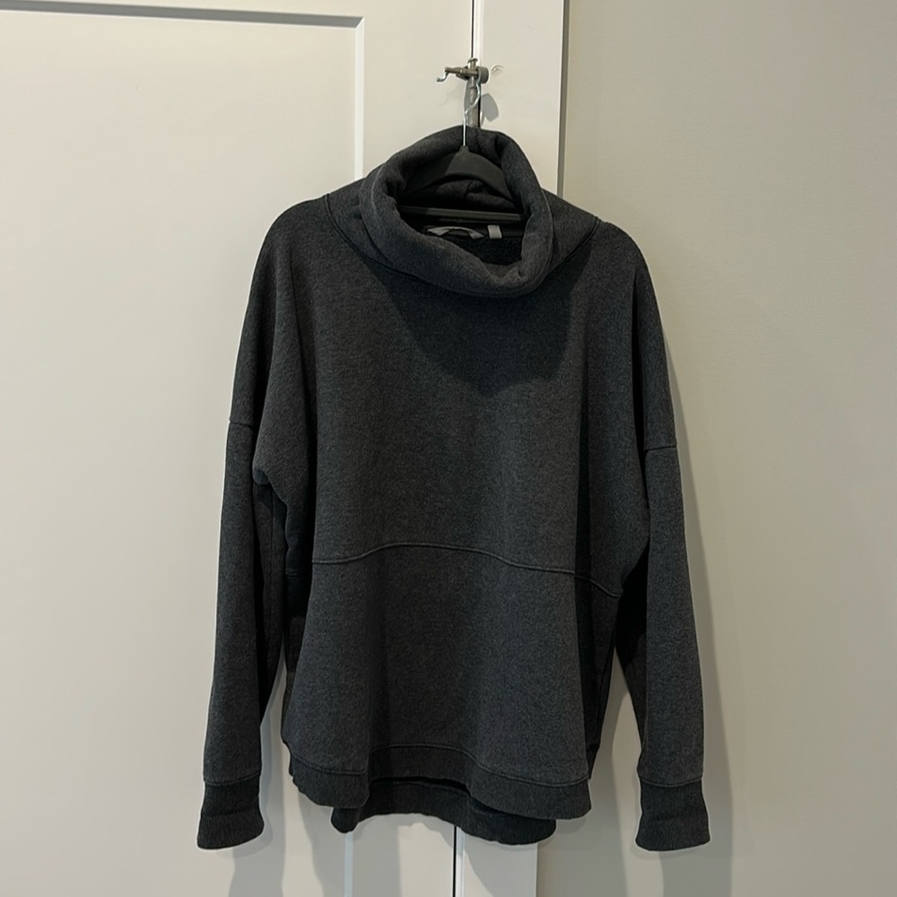 Athleta Size Large Cozy Karma Funnel Neck Fleece Sweatshirt Grey Pullover